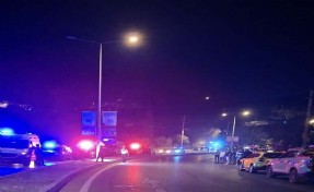 Refüje ve direğe çarptı: Motosiklet sürücüsü öldü