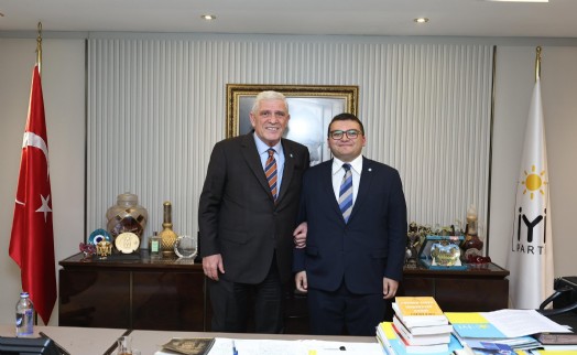 Saldırıya uğrayan İYİ Parti İzmir Gençlik Kolları Başkanı Boyacıoğlu’ndan Dervişoğlu’na ziyaret