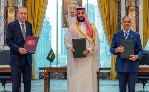 Suudi Arabistan'dan Türkiye ve Pakistan genelkurmay başkanlarına 'acil' toplantı çağrısı