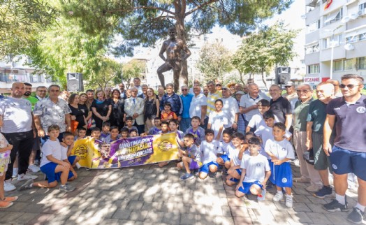 'Taçsız Kral' Metin Oktay unutulmadı: Vefatının 35'inci yılında Konak'ta anıldı