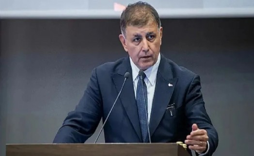 Tugay'dan 'AK Parti’ye geçecek' ve 'alkolsüz resepsiyon' iddialarına yanıt