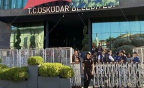 Üsküdar Belediyesi'nde seçim günü: Bina polis ablukasında