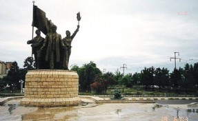 YENİ Partili isimden Atatürk Anıtı'nın taşınacağı iddiasına tepki!