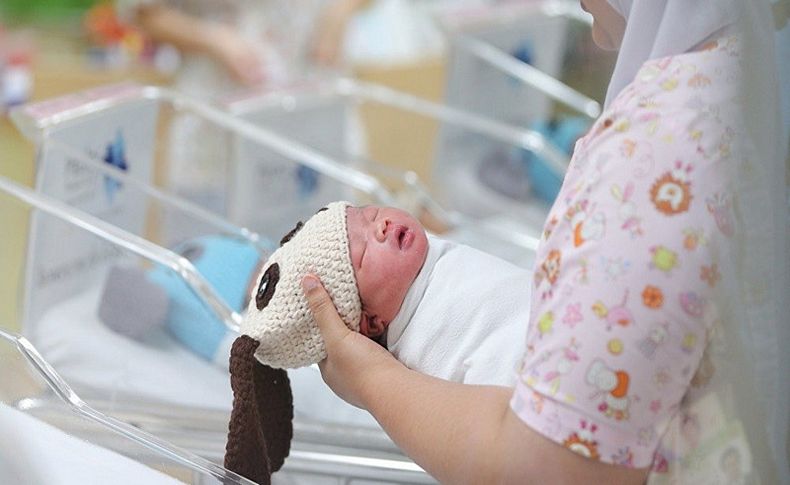Bitkisel hayattayken tecavüze uğrayan kadın doğum yaptı