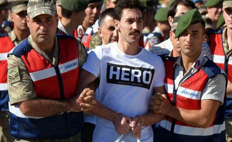 'Hero' tişörtü nedeniyle 5 görevli açığa alındı