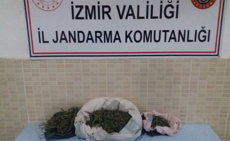 İzmir'de uyuşturucu operasyonlarında 2 şüpheli gözaltına alındı