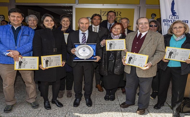 'İzmir Levantenleri' sergisi APİKAM’da açıldı