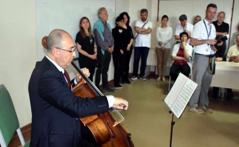 'Koca yürekli adam'a Bach'lı uğurlama