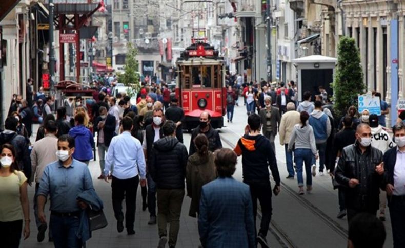 'Toplumsal bağışıklık için 25 salgın geçirmek lazım'