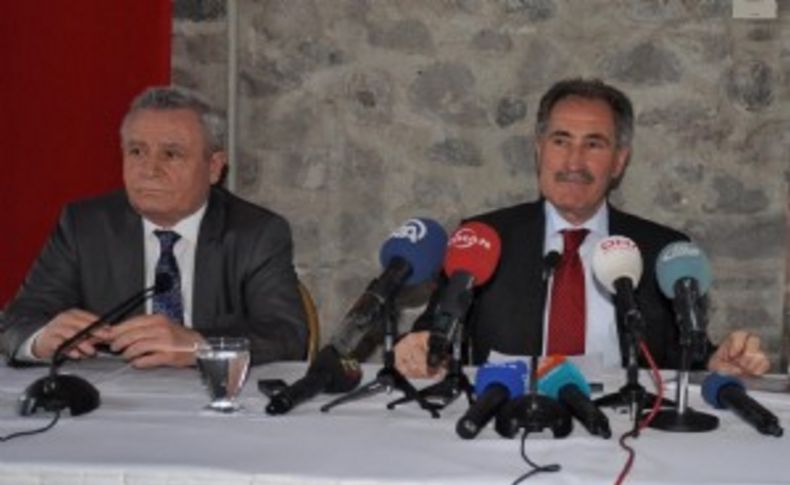 Çatı'ya iki imza daha