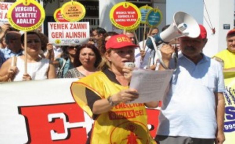 Memurlardan düşük maaş ve yemek zammı protestosu