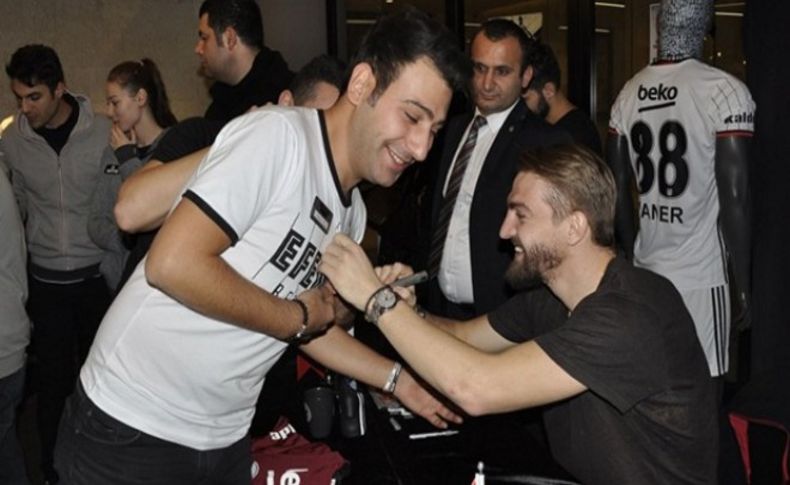 10 gün önce Caner'le bu fotoğrafı çektirmişti
