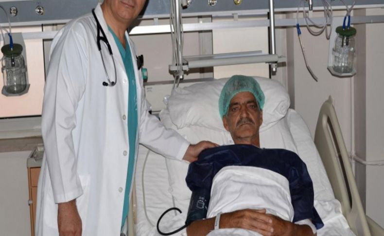 10 yıldır tıkalı olan bacak damarı anjiyo ile açıldı