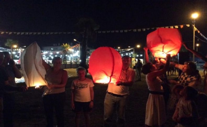 Güzelbahçeliler, terörü ışıklı balonla protesto etti