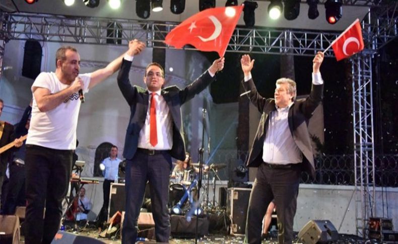 19 Mayıs coşkusu Bornova'dan İzmir Marşı ile başladı