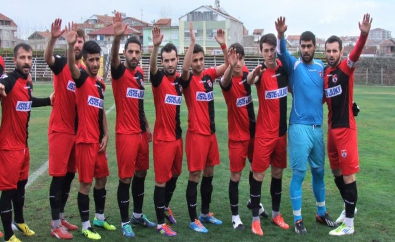 1930 Bafraspor hem futbolda, hem voleybolda sevindirdi