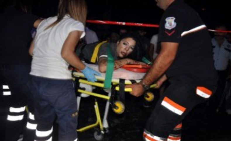 Kazada otomobil altında kalan kadınların acı dolu dakikaları