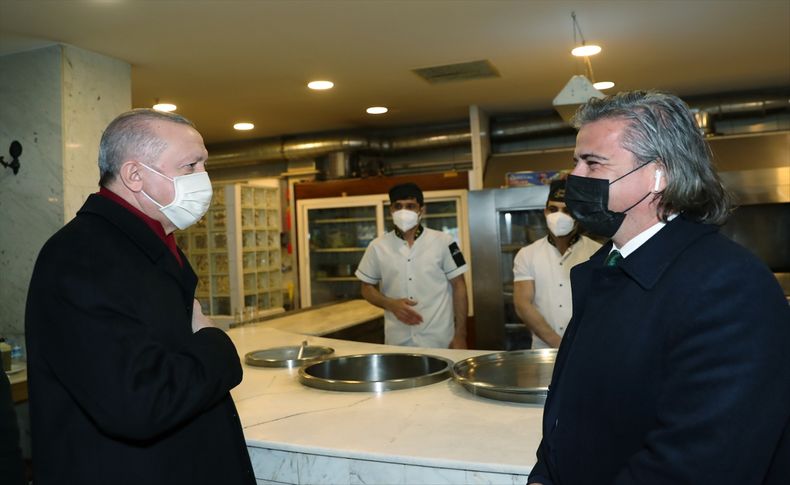 Cumhurbaşkanı Erdoğan, İzmir'de esnafı ziyaret etti