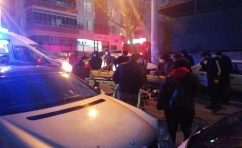 İzmir'de bıçaklı kavgada bir kişi yaşamını yitirdi
