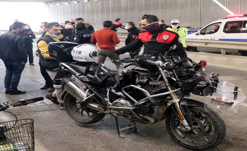 İzmir'de pikapla çarpışan motosikletteki 2 Yunus polisi yaralandı