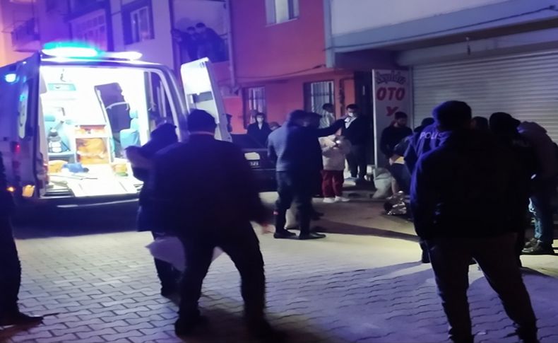 İzmir'de tartıştığı kişi tarafından bıçaklanan kadın öldü