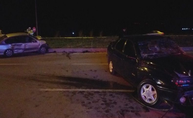 İzmir'de trafik kazası: 4 yaralı