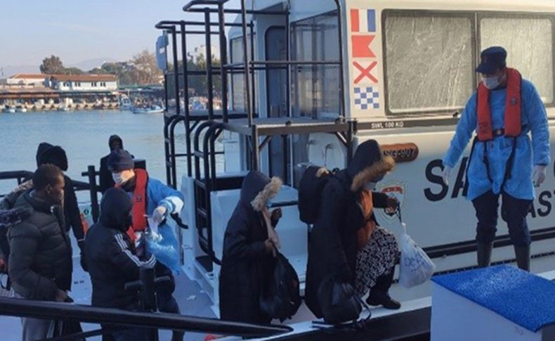 İzmir'de Türk kara sularına geri itilen 33 kaçak kurtarıldı