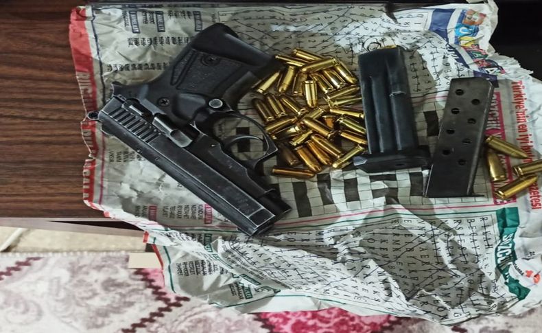 İzmir merkezli 3 ildeki silah kaçakçılığı operasyonunda 40 kişi yakalandı
