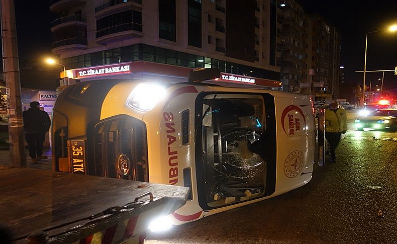 Ambulansla otomobil çarpıştı: 1 yaralı