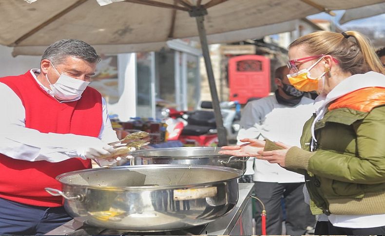 Başkan Oran'dan soğan üreticisine destek