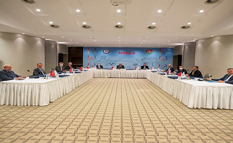 CHP'li başkanlardan kritik zirve: Üvey evlat muamelesi görüyoruz