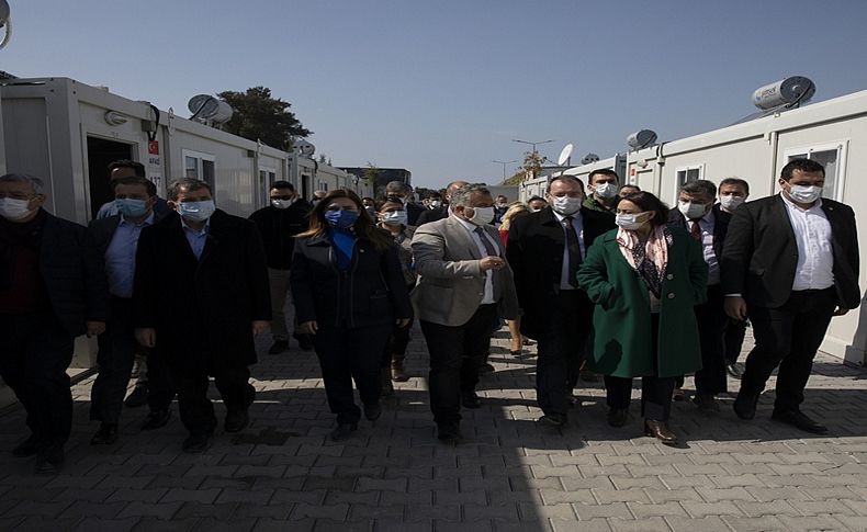 İzmir'de depremzedelerle kritik buluşma