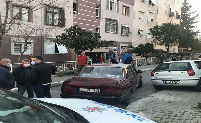 İzmir'de 14 yaşındaki çocuğun kullandığı otomobil 2 araca çarptı