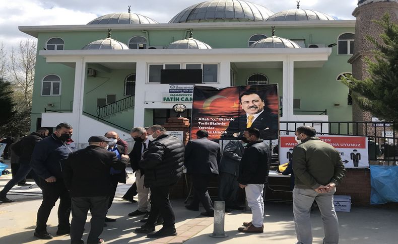 İzmir'de Muhsin Yazıcıoğlu ve şehitler için mevlit okutuldu