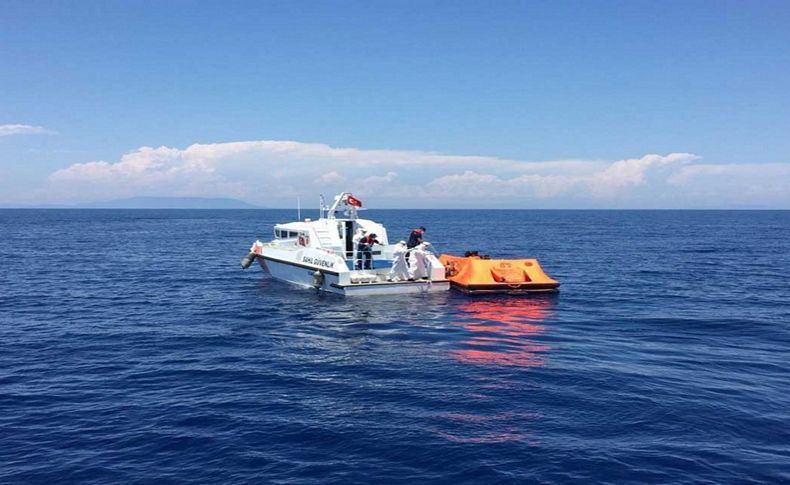 İzmir'de tekneden denize düştüğü ihbar edilen 1 kişinin bulunması için çalışma başlatıldı