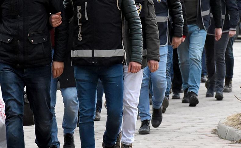 İzmir'de terör örgütü DHKP/C'ye yönelik operasyonda 9 zanlı yakalandı