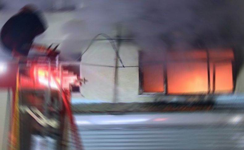 İzmir'de yangın dehşeti: 5 yaşındaki çocuk hayatını kaybetti