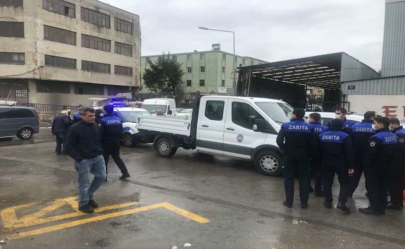 İzmir'de zabıtaya demir sopalı saldırı