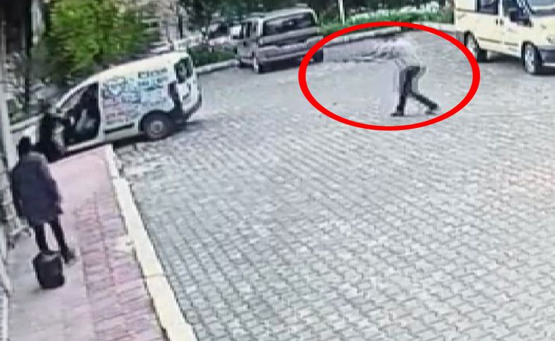 İzmir’de 3 kişinin yaralandığı silahlı kavga kamerada