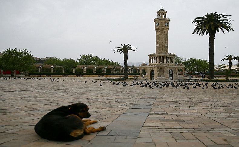 İzmirliler kısıtlamaya riayet etti sokaklarda yeller esti