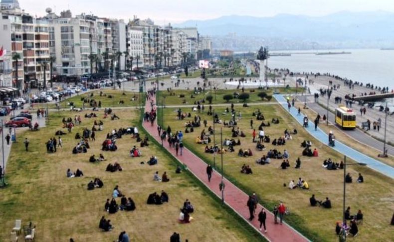 Bakan Koca il il haftalık vaka sayısını paylaştı! İşte İzmir'deki son durum