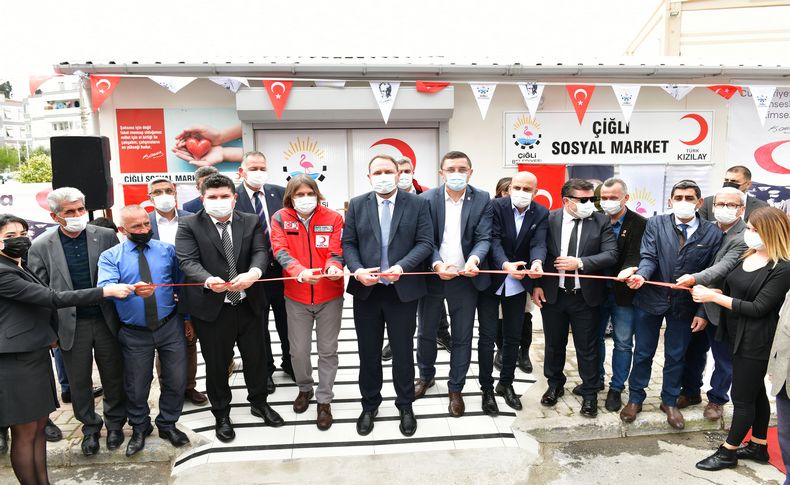 Çiğli’de “Sosyal Market” hizmete açıldı