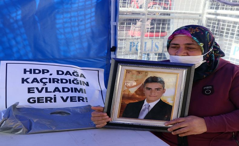 HDP İzmir İl Başkanlığı önünde evlat nöbeti