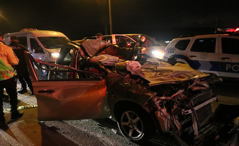 İzmir'de iki feci kaza: 2 ölü, 1 yaralı