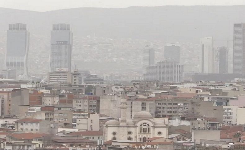 İzmir'de toz taşınımı hayatı olumsuz etkiliyor