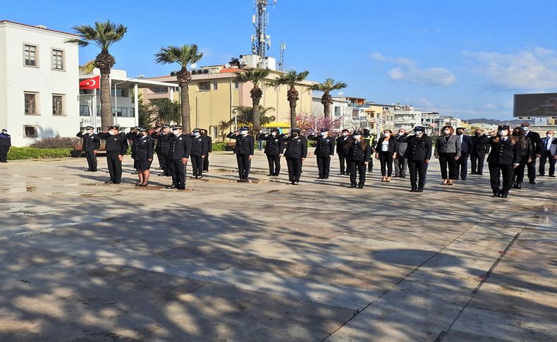 İzmir'in ilçelerinde Polis Haftası törenle kutlandı