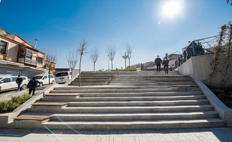 Tarihi Kemeraltı’na yeni bir soluk; Azizler Sokağı yeniden doğdu