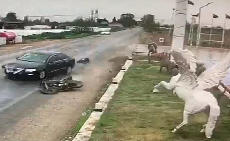 Tire'de otomobil motosiklete çarptı: 1 yaralı