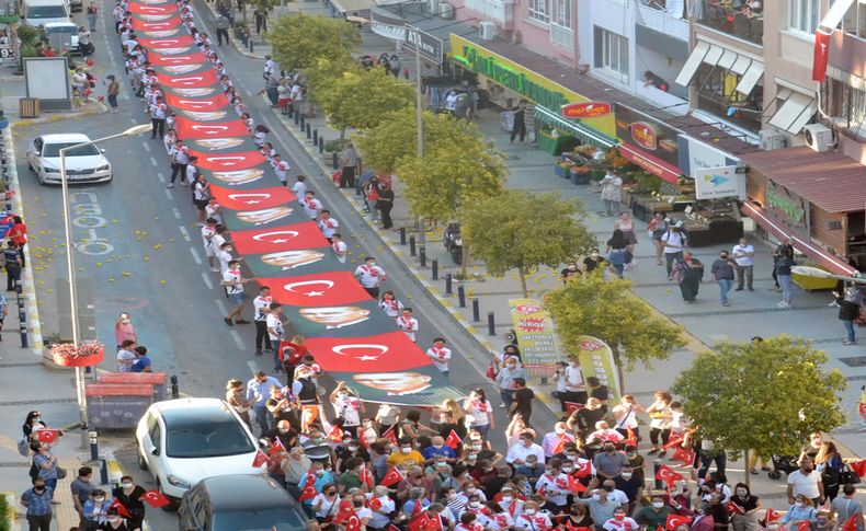 Balçova’da 19 Mayıs coşkusu sokaklara taştı