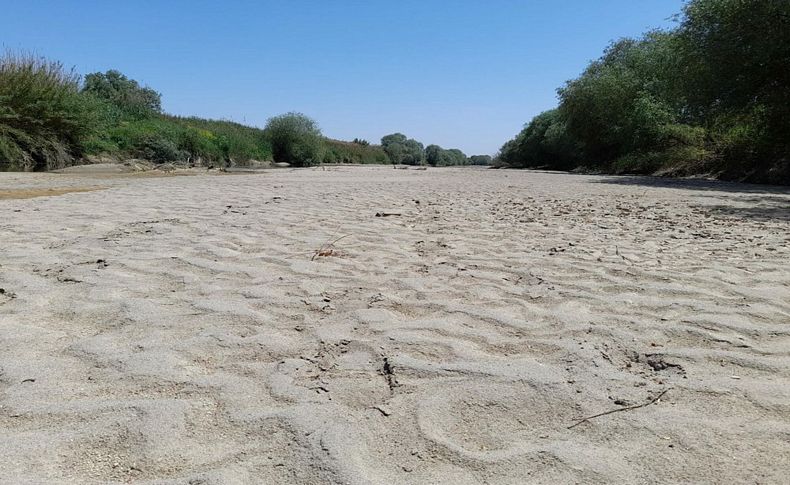 Büyük Menderes Nehri kurudu